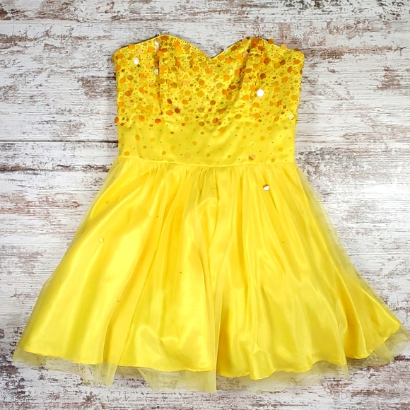 Masquerade | Ethereal Yellow Tulle Net Formal Black Tie Prom Dress - Picture 1 of 9
